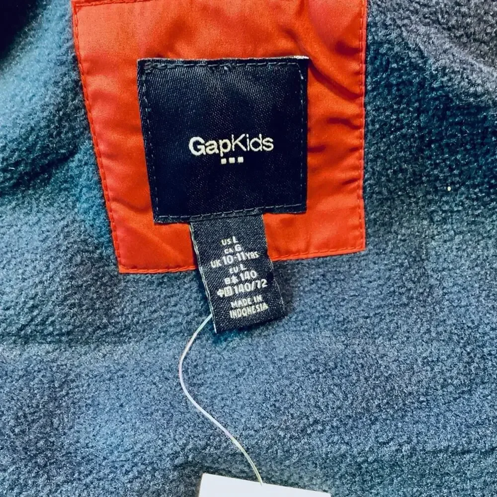 GAP beautiful red